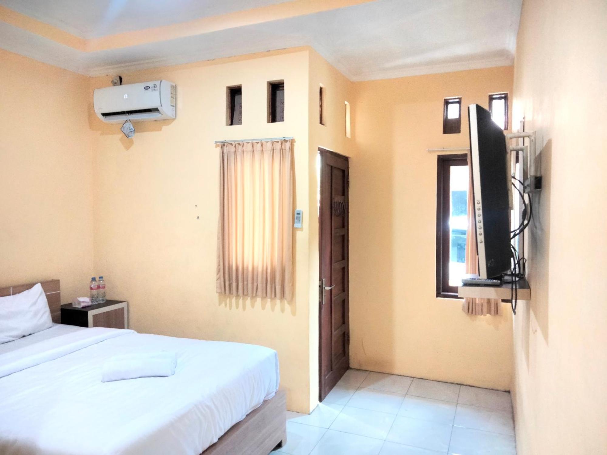 Wisma Mutiara Near Alun Alun Demak Mitra Reddoorz Екстер'єр фото